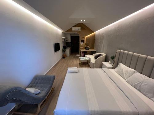Abu Home