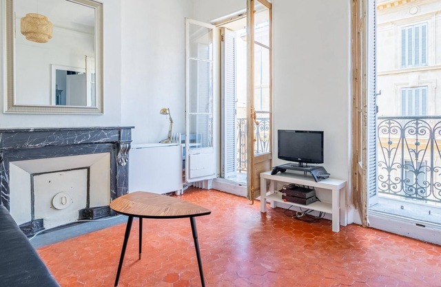 AC apt with view on Panier for 2 people