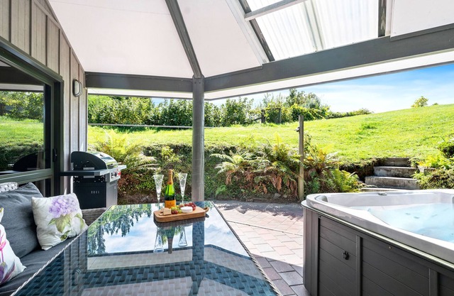 Acacia Heights - Garden Cottage - Taupo