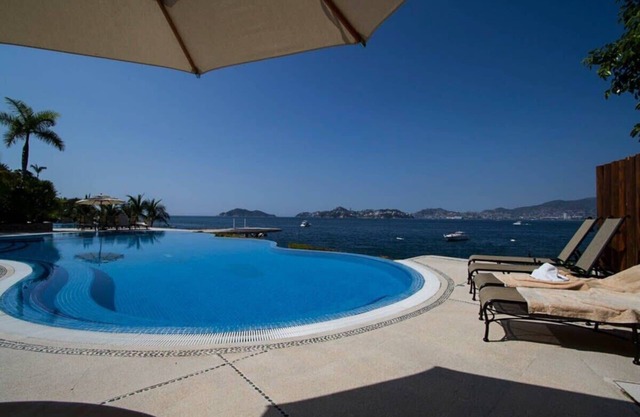 Acapulco's luxury condo with breathtaking views