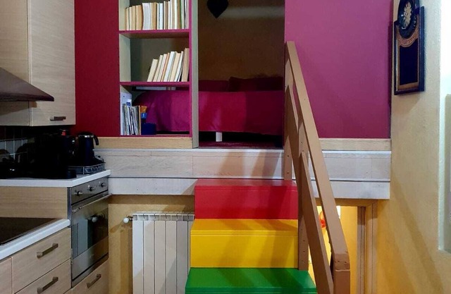 Accogliente Bilocale Colorato in Montagna a 10 Minuti Dalle Piste da sci
