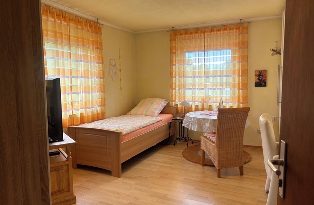 Accommodation is conveniently located between the major cities of Cologne/Düsseldorf/Aachen