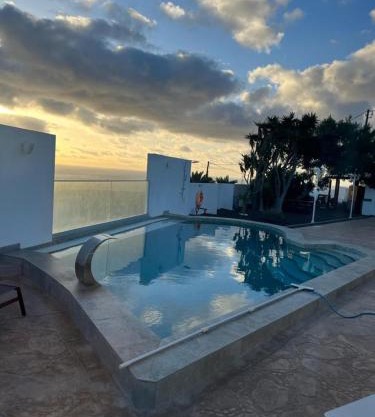 Acogedor Apartamento para 6 con Piscina y BBQ
