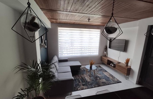 acogedor cerca a provenza poblado 372 SF1