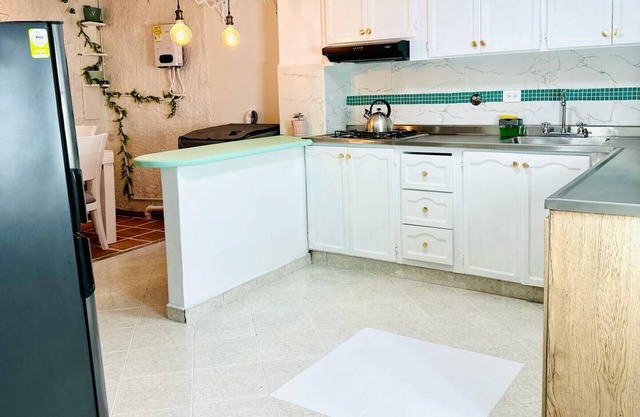Acogedora Casa Azul en Medellínnn