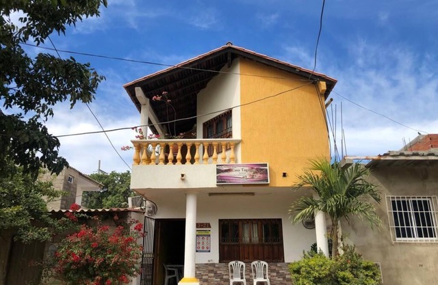 ACOGEDORA CASA PARA HOSPEDAJE EN LA HERMOSA BAHÍA DE TAGANGA.