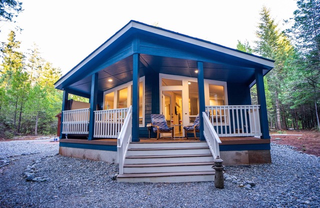 Acreage Redwood Country. Hot Tub!