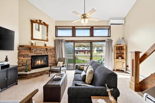 Across from Holiday Valley 2 King Beds AC