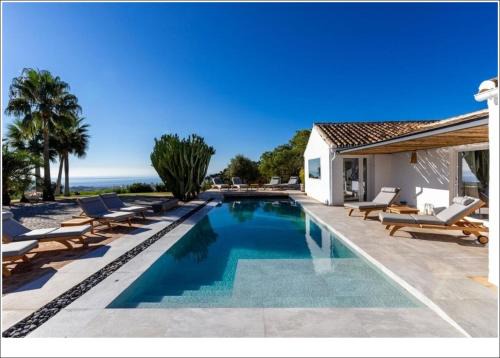 Active Seaside Escape Stay by the Waves