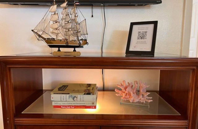 Adam’s Anchor - Prime Location w Stylish Design