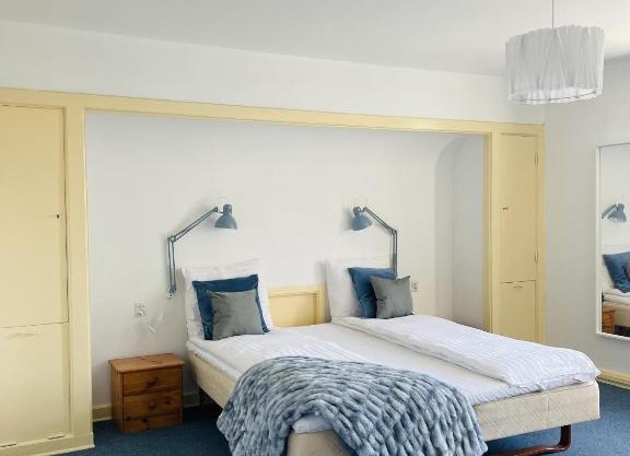 aday - Blue-Sky room