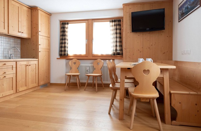 Adda 10 - Two Bedroom Apartment, Sleeps 7