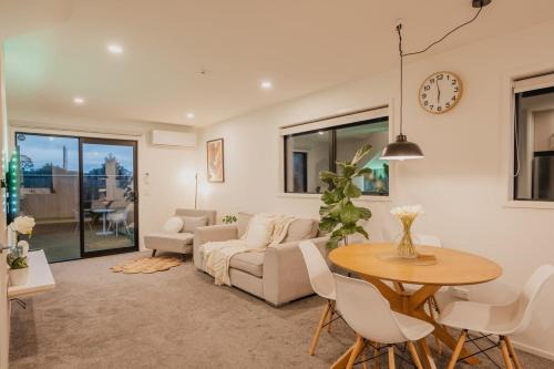 Addington Stadium Stay - Sleeps 6