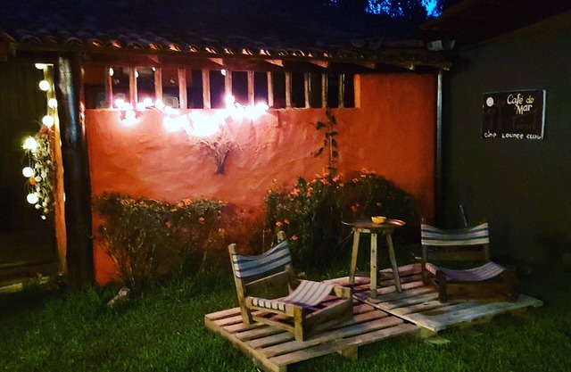 Address Café Do Mar House at 100 meters from the beach!