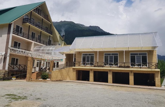 Adel Hotel