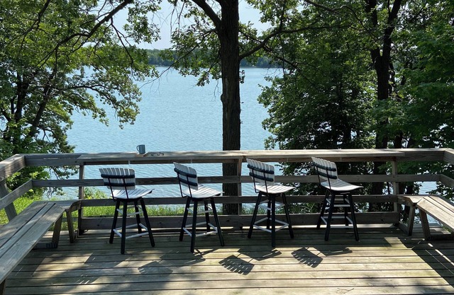 Adorable and bright lake house! Retro feel all the modern amenities