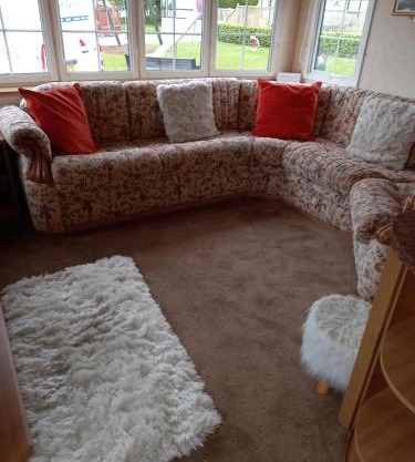 Adorable Caravan in Western Lakes