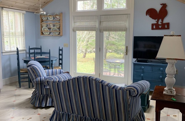 Adorable cottage on Cape Cod's historic Rt 6A