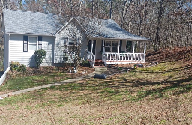 Adorable Cottage Style Home near Lakepoint/Lake Allatoona & Hospital