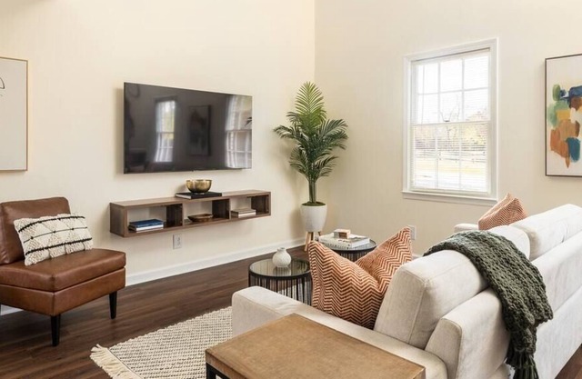 Adorable One Bedroom Loft Oasis in Chatt Hills, GA