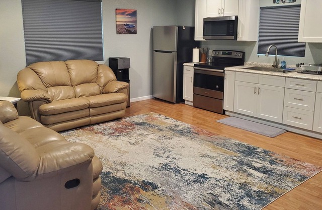 Adorable one bedroom guest house in Santa Cruz ca