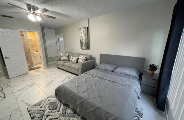 Adorable Suite in Tampa.
