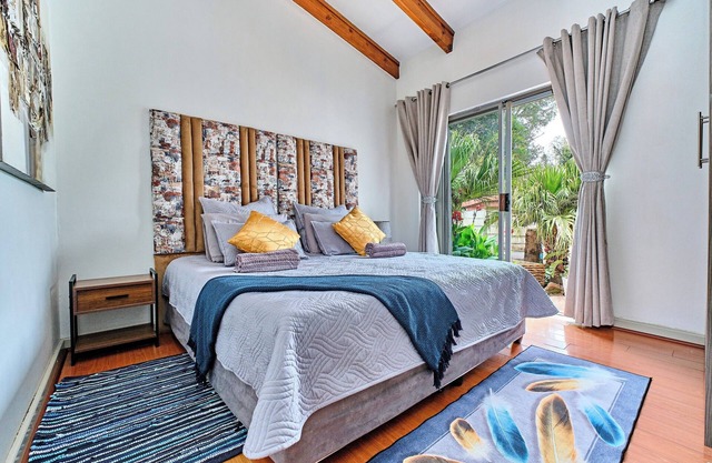 Advas Place - Grand 5 with inverter; pool and wifi in delightful Sandton