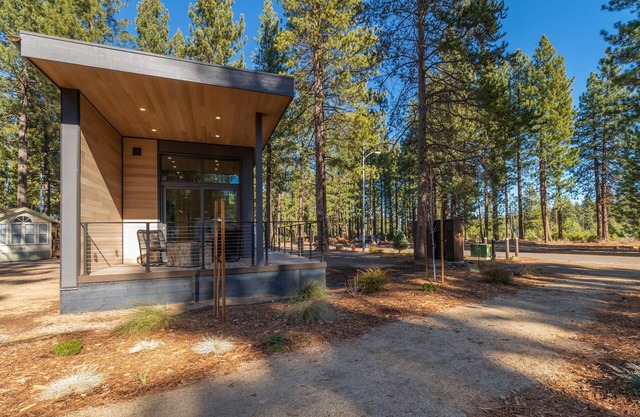 Adventure Cabin 72 - Luxurious Adventure Cabin