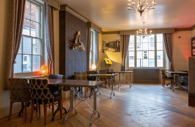 Advocate Arms Hotel