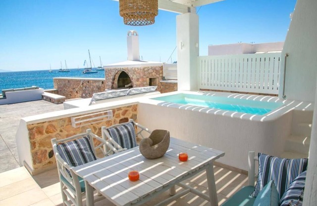 Aegean Melody Suites- Luxury Two bedroom suite with hot tub & sea view