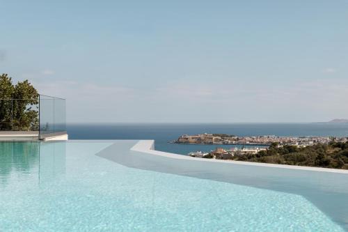 Aerial Villa - Sea & City Gaze with Daily Housekeeping by etouri