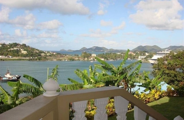 Affordable, Cozy Honeymoon, Spring Break, Bay View Apartment