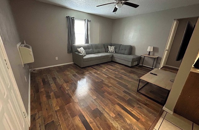 Affordable & Cozy Near the Base is set in Lawton. Both free WiFi and parking on-
