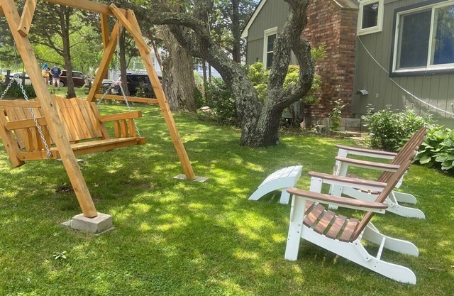 Affordable Dog Friendly Beach Cottage quick walk to the Beach