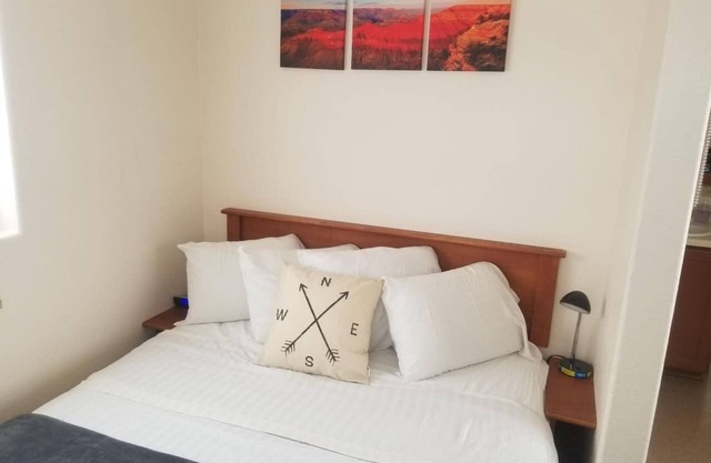 Affordable Getaway Sleeps 6 near Grand Canyon