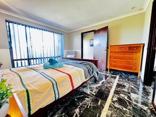 Affordable Long-Term Stay ENS Master Bedroom in Perth Fremantle University Hospital
