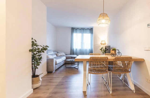 Afra - Holiday Apartment Girona | Bravissimo