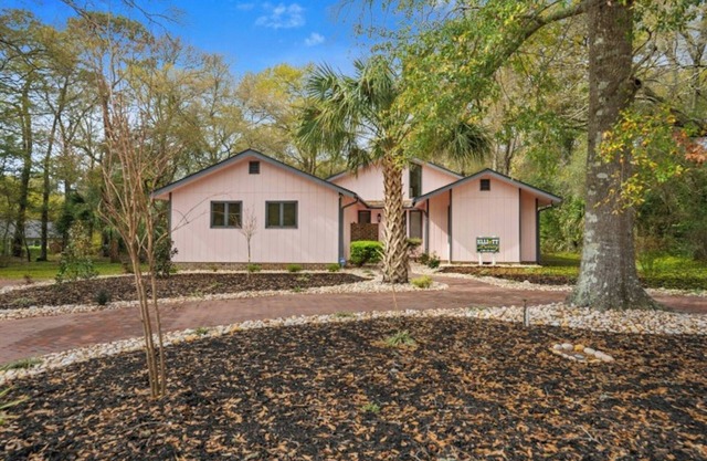 After Dune Delight- Dog Friendly 3BR with Hot Tub