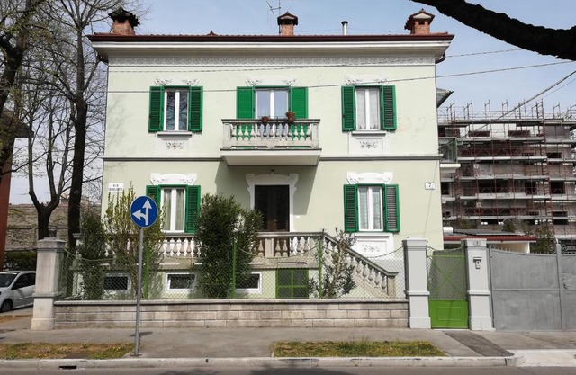 AGLI OLEANDRI appartamento in villa con con parcheggio