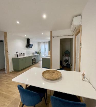 Agréable Maison ensoleillée avec piscine