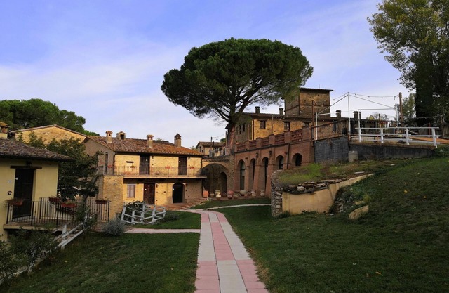 Agriturismo Borgo Pulciano in Montone