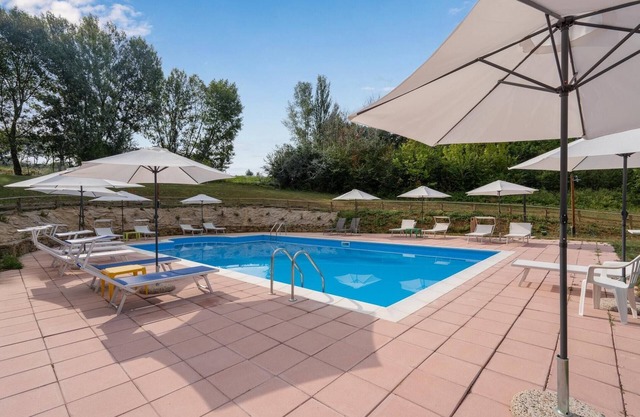 Agriturismo Borgo Pulciano in Montone