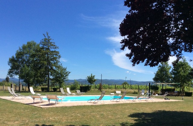 Agriturismo Podere Luciano Tigli apartment on a hill 3 km from the center of Acqui