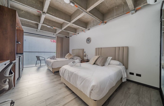 |Ahead| Lovely Loft with Parking + Balcony