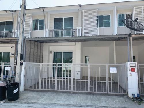 Aileen House