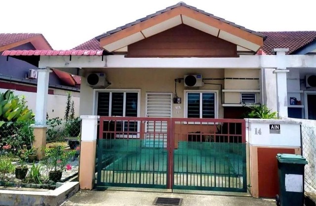 Ain Homestay Tg Lumpur, 3 Bilik, 4 Aircond, Checkin 2PM Checkout 12PM, MUSLlM sahaja