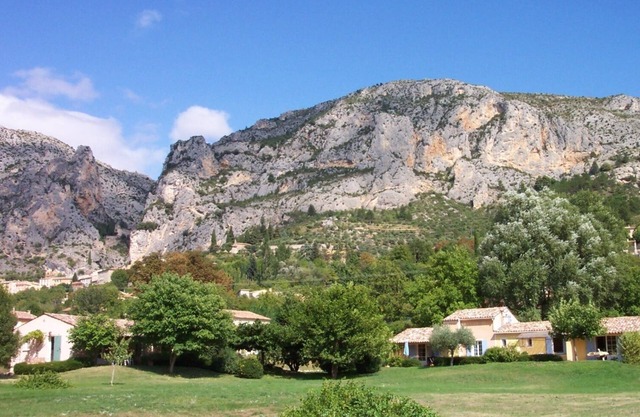 Air-conditioned vacation home 500 from the village in Moustiers Sainte-marie