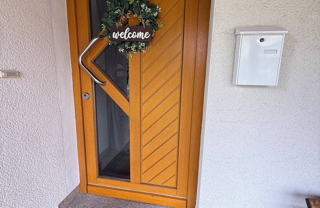 Air-conditioned, freshly renovated maisonette apartment + wallbox (perfect location in Horn)