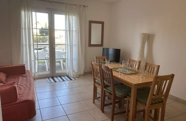 Air-Conditioned 3-Room Duplex with Terrace, Garden, and Garage in Marina Area