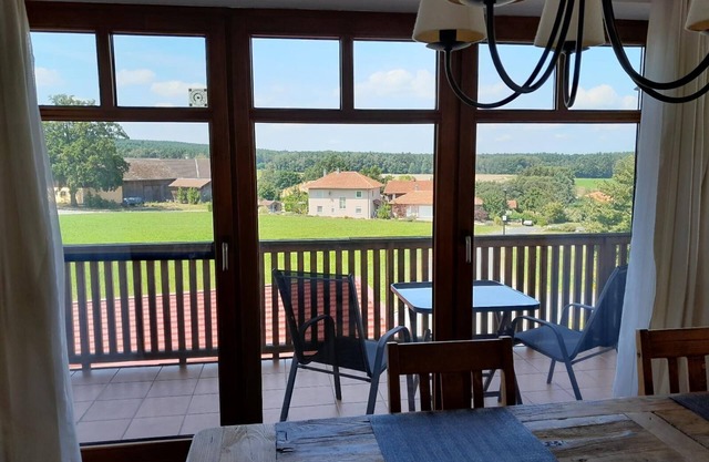 Air-conditioned apartment (110sqm) with balcony and 2 bedrooms